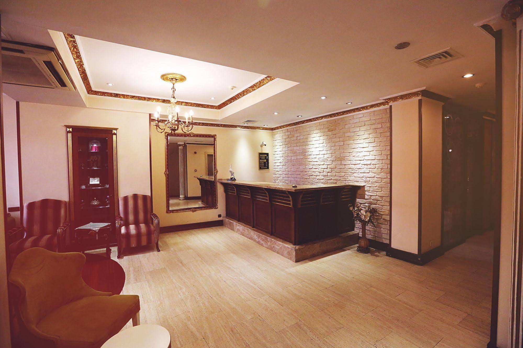 Nil Hotel